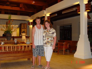 Это мы в холле отеля "Panwa Beach Resort".Остров Пхукет. Таиланд