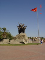 Памятник освободительному движению. Анталия .Турция